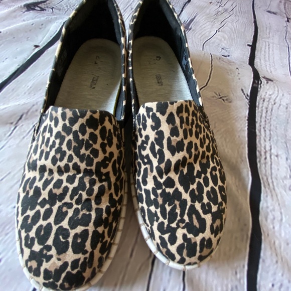 Clarks Leopard Slip on Cloudsteppers - Picture 4 of 13